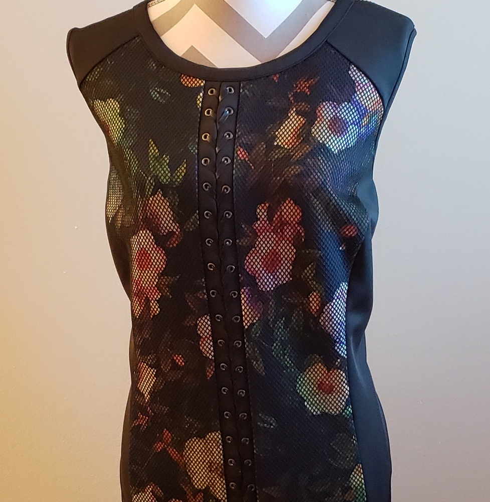 *SOLD*Floral net - Picture 2 of 7